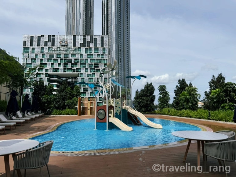 Sheraton Johor Bahru pool