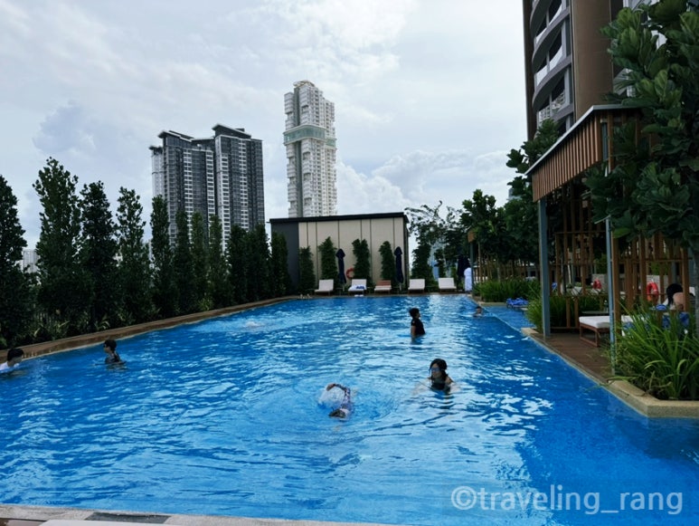 Sheraton Johor Bahru pool