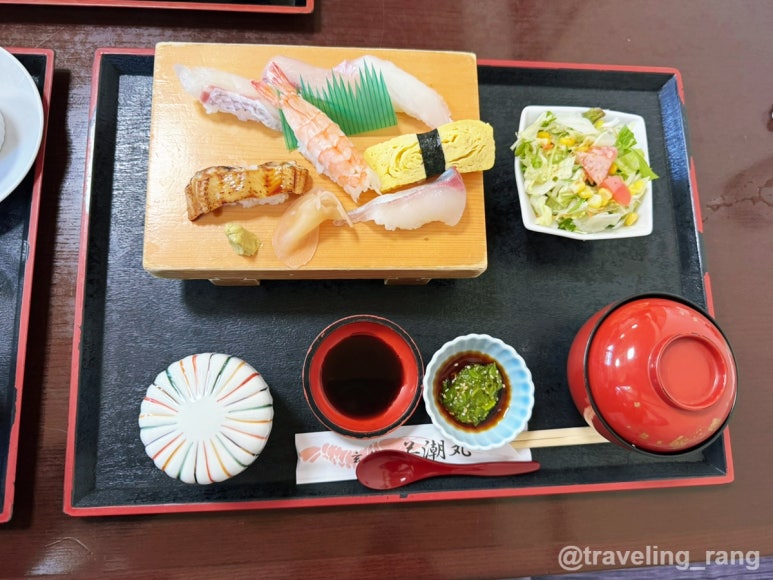 Sushi teishoku set with tempura and chawanmushi at Genkai Wakashiomaru Munakata