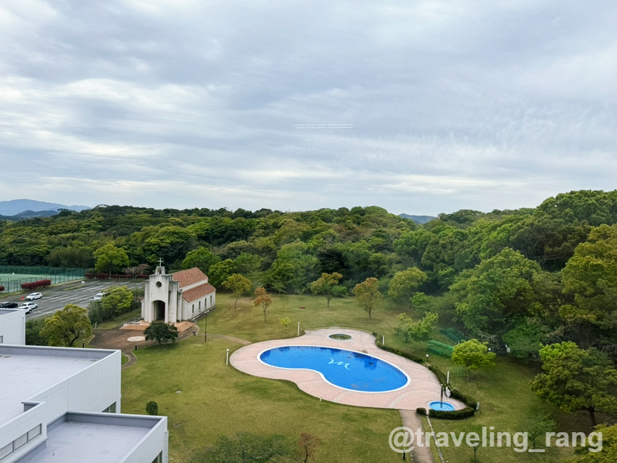 Mercure Munakata Resort pool