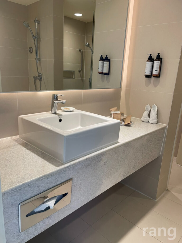 Mercure Penang Beach bath 2