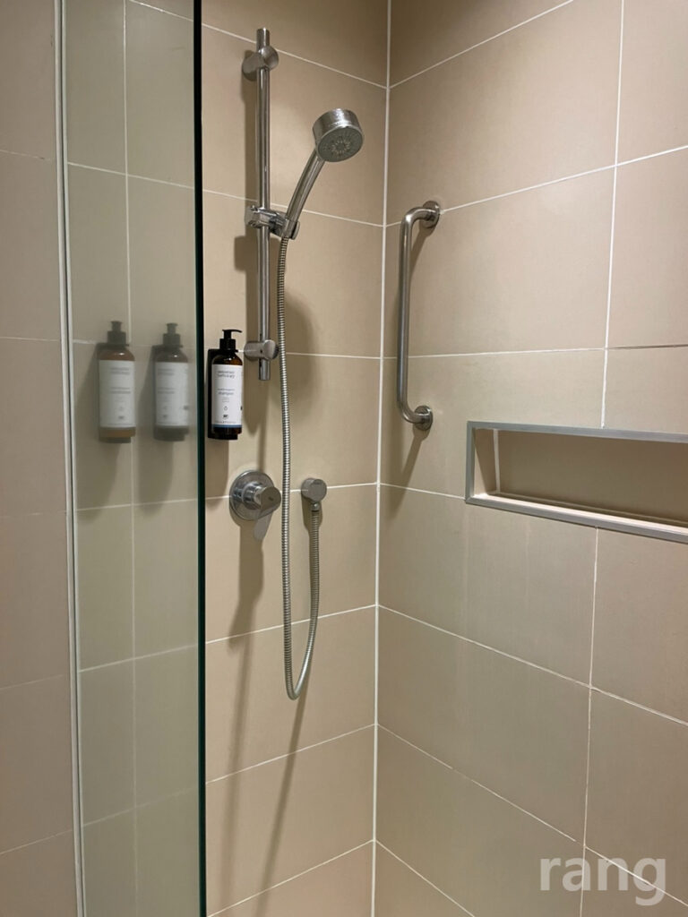 Mercure Penang Beach bath 3