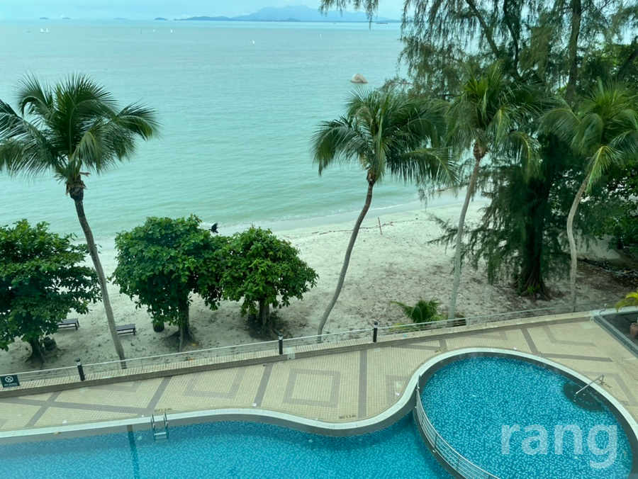 Mercure Penang Beach pool