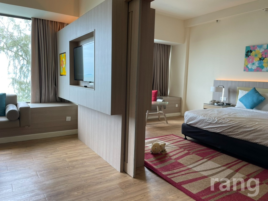 Mercure Penang Beach room2
