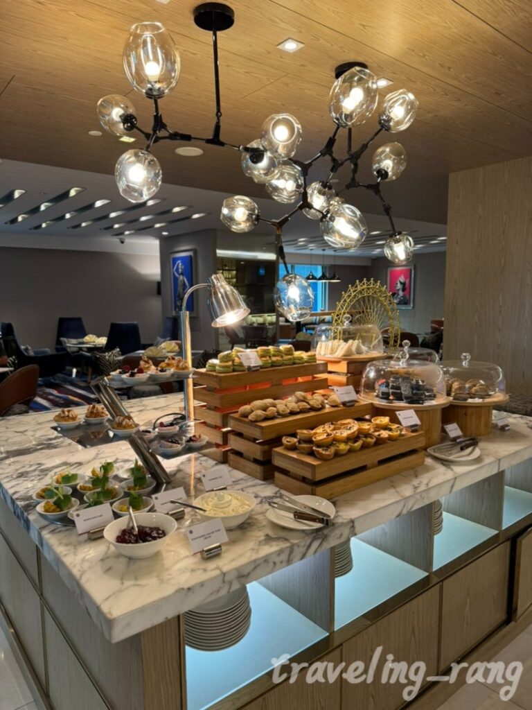Pullman Kuala Lumpur City Centre executive lounge