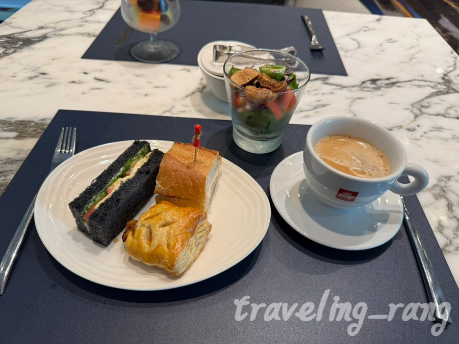 Pullman Kuala Lumpur City Centre executive lounge food
