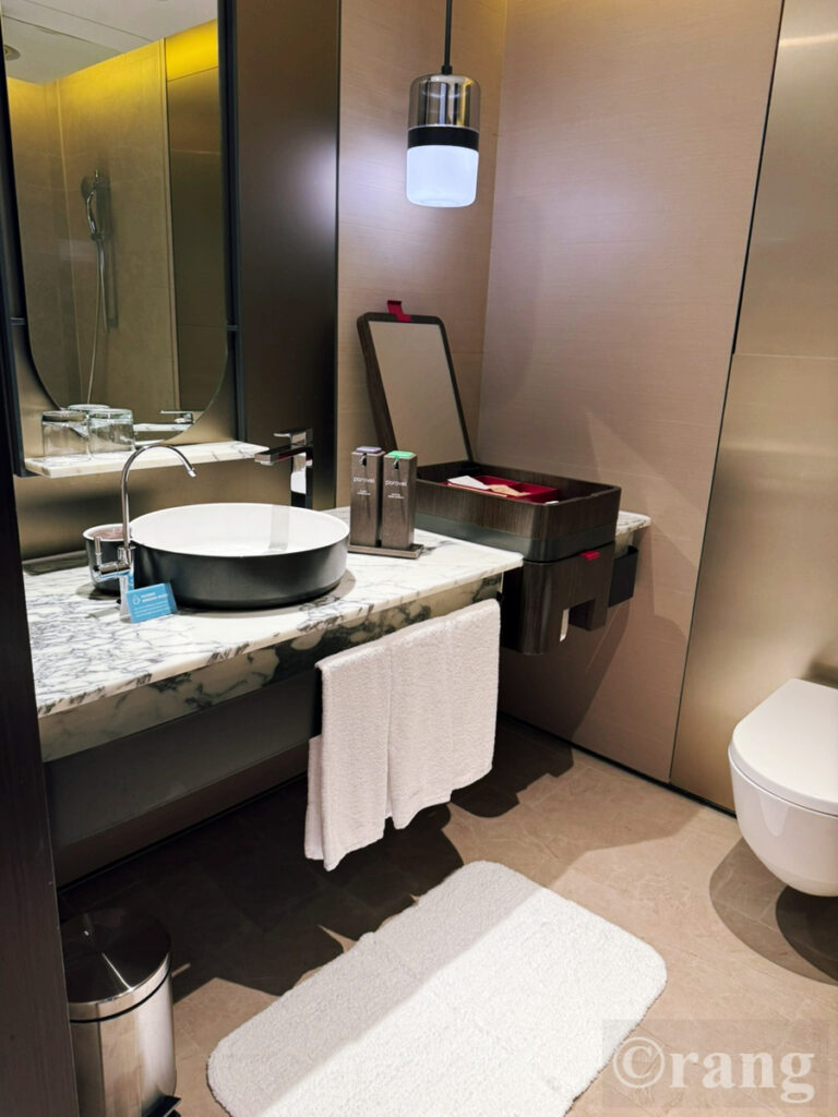 Swissotel The Stamford Singapore Executive Prestige bath