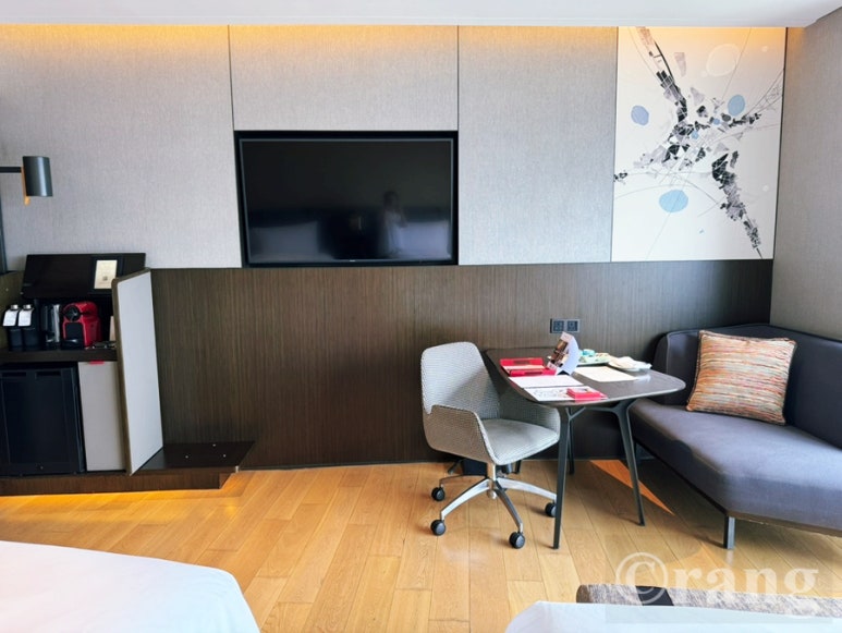 Swissotel The Stamford Singapore sofa