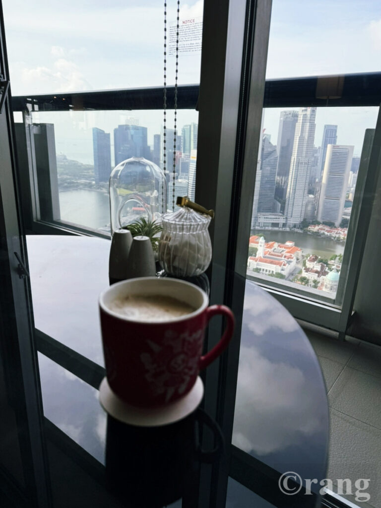 Swissotel The Stamford breakfast lounge coffee