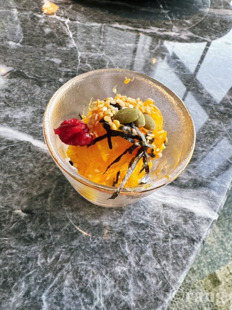 Swissotel The Stamford lounge food