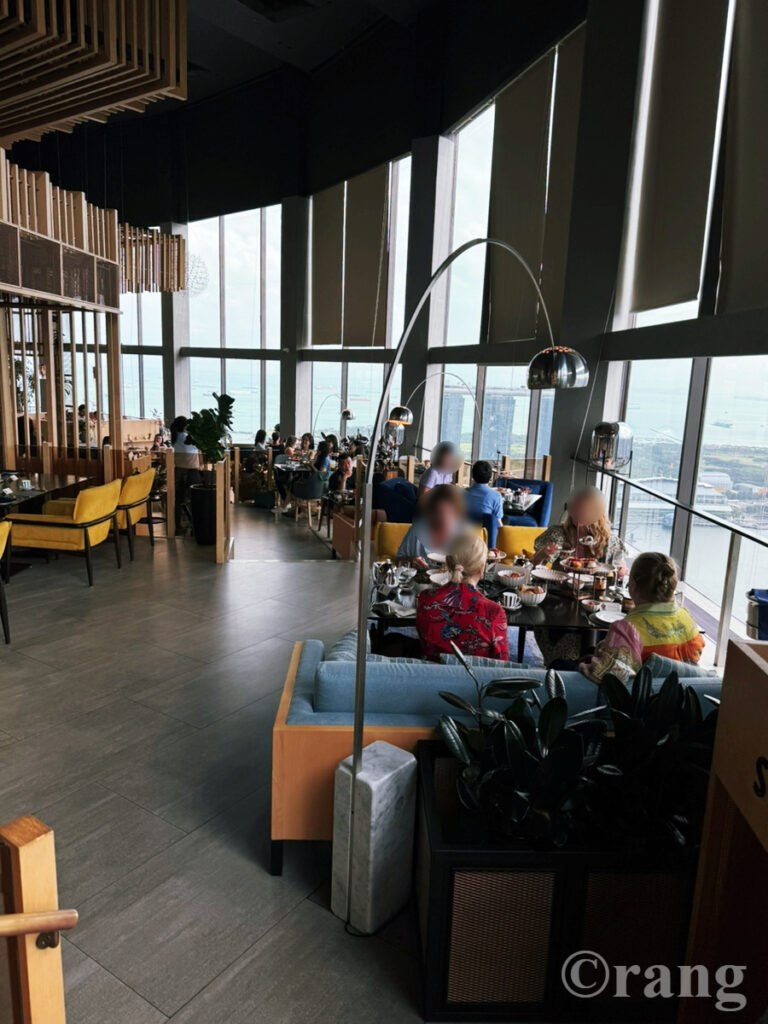 Swissotel The Stamford skai bar