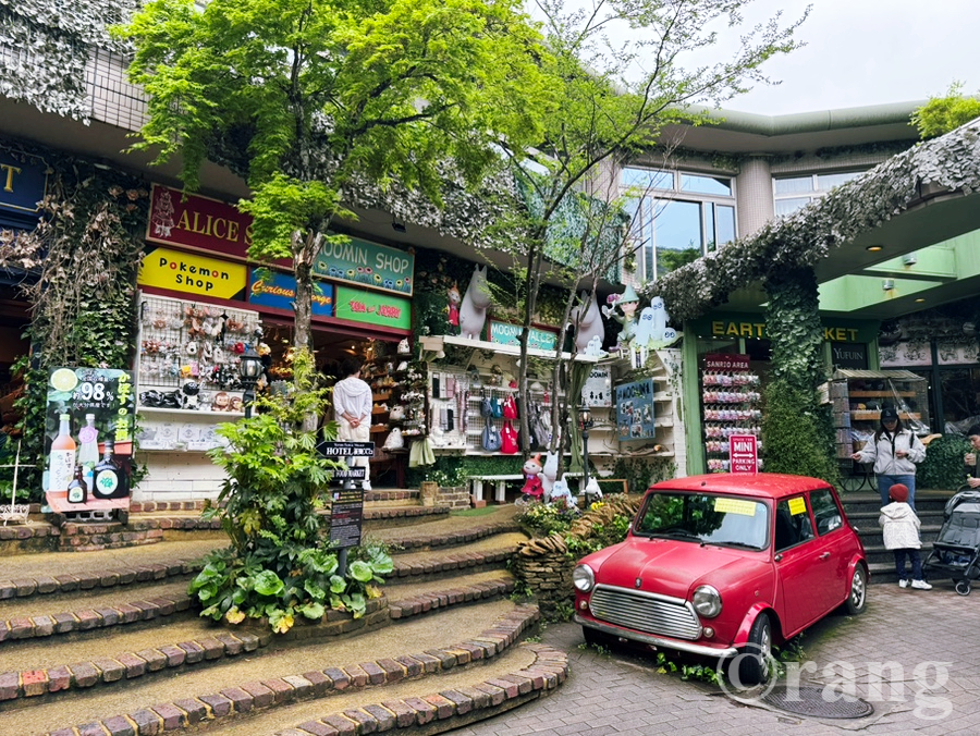 Yufuin street 6