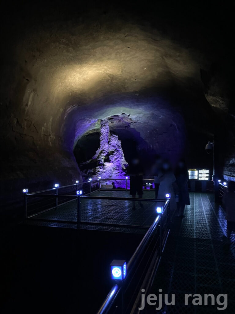Manjanggul Cave Jeju11